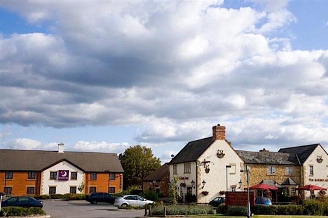 Premier Inn Waltham Abbey 25/54