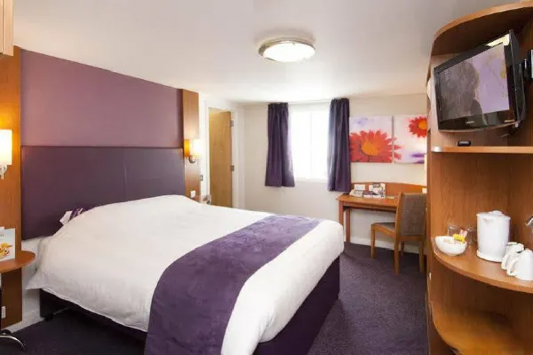 Premier Inn Warrington - A49/M62 J9 13/40