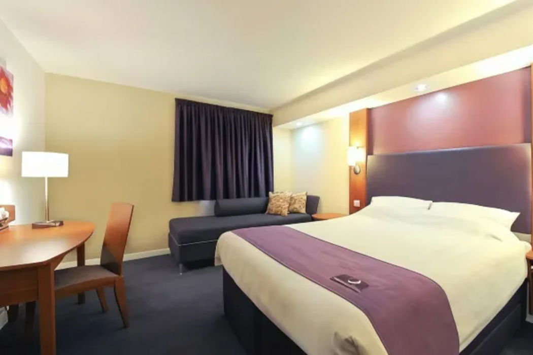 Premier Inn Warrington - A49/M62 J9 6/40