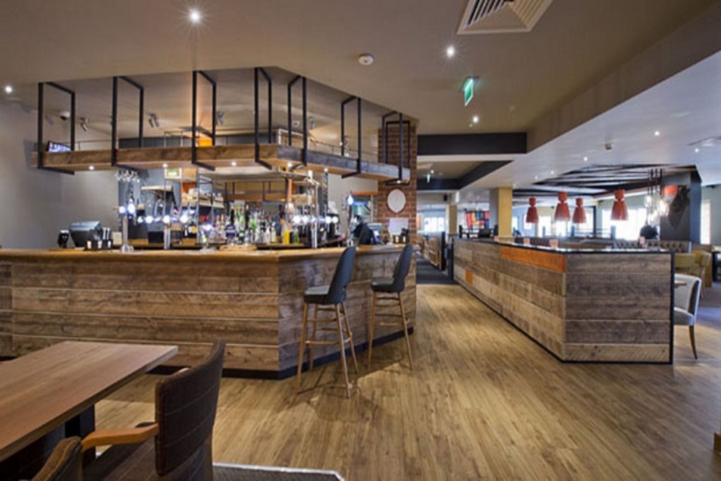 Premier Inn Cirencester Town Centre 24/57