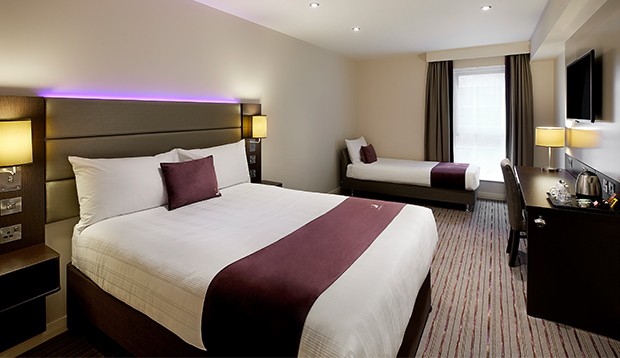 Premier Inn Cobham 7/36
