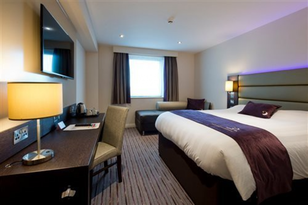 Premier Inn Cheltenham Town Centre 10/44