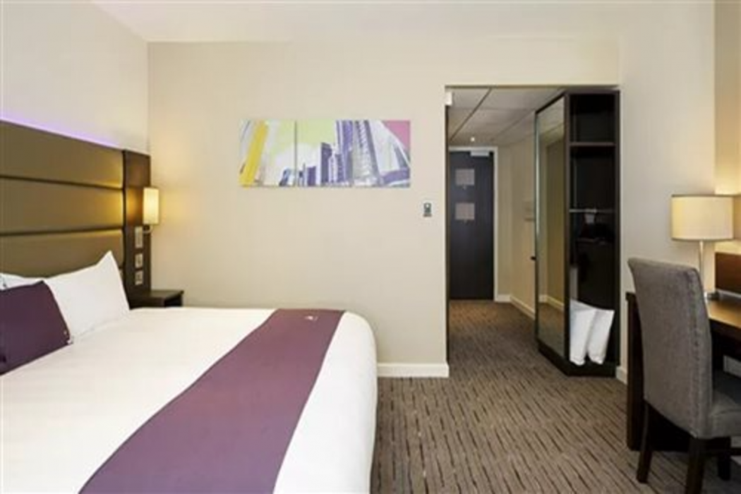 Premier Inn Cheltenham Town Centre 13/44