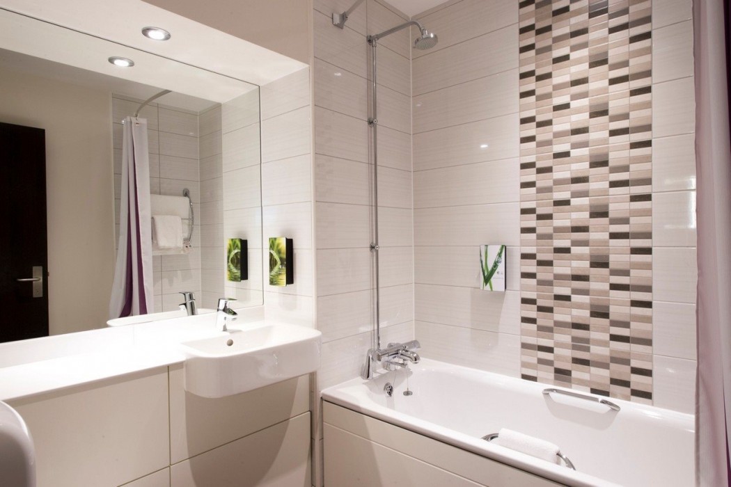 Premier Inn Cheltenham Town Centre 9/44