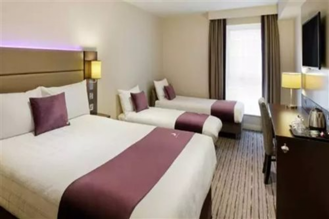 Premier Inn Cheltenham Town Centre 14/44