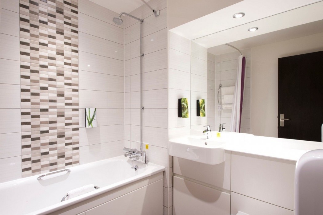 Premier Inn Ware 35/64