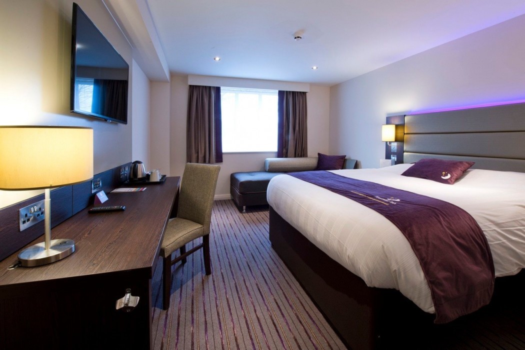 Premier Inn Ware 33/64