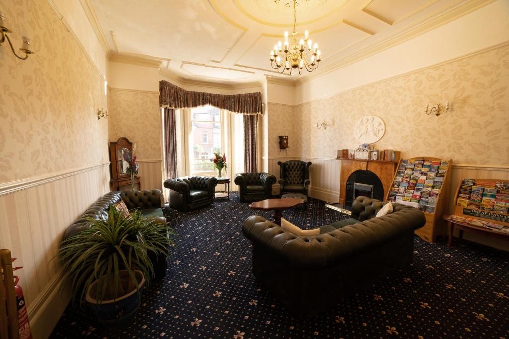 Bournemouth Sands Hotel 4/44