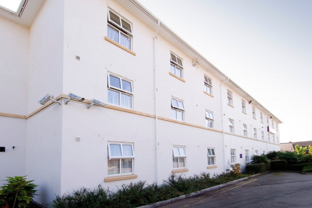 Premier Inn Cheltenham Central (West/A40) 17/24
