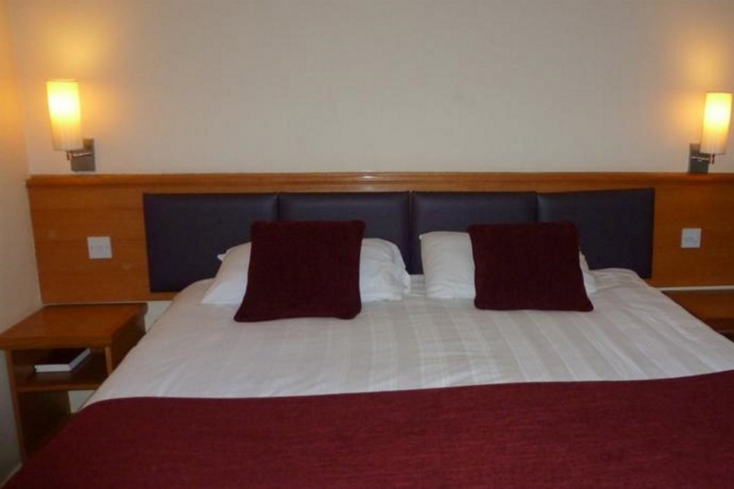 Premier Inn Daventry 6/16