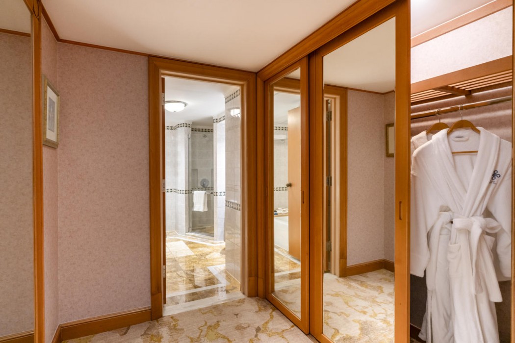 Hanoi Daewoo Hotel 27/84