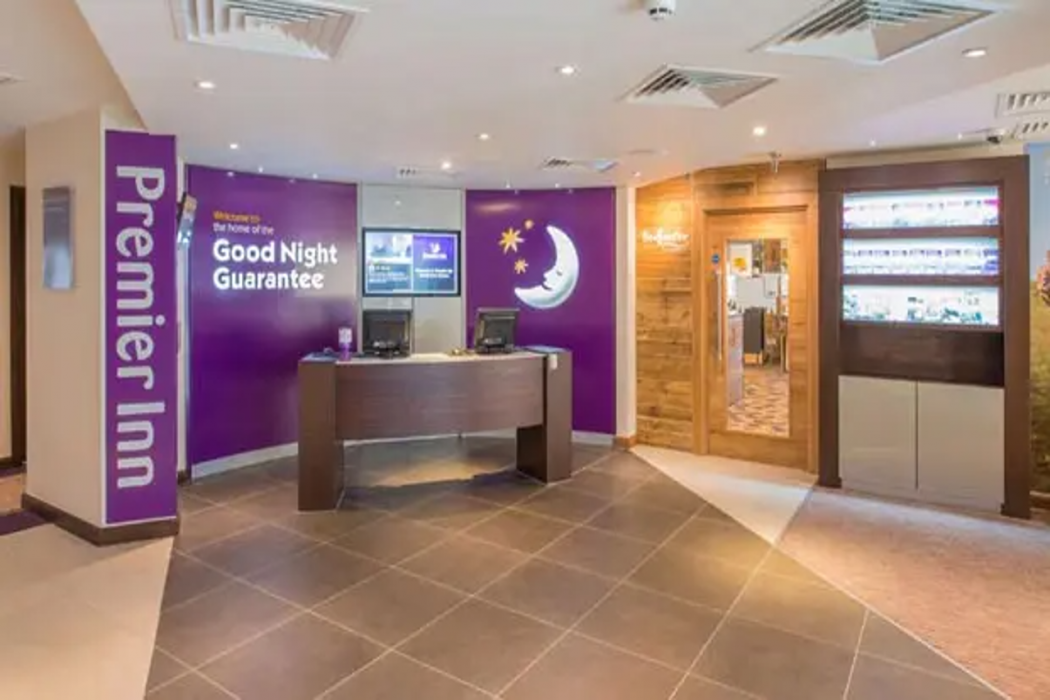 Premier Inn Yeovil Town Centre Hotel 7/49
