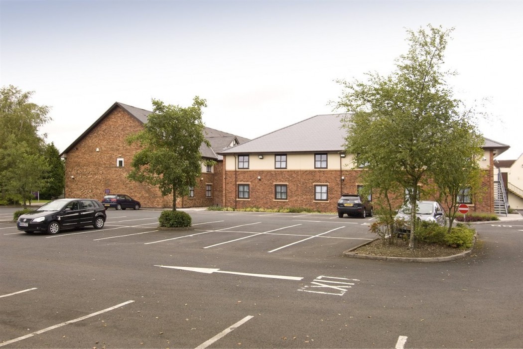 Premier Inn Solihull (Hockley Heath, M42) 27/73