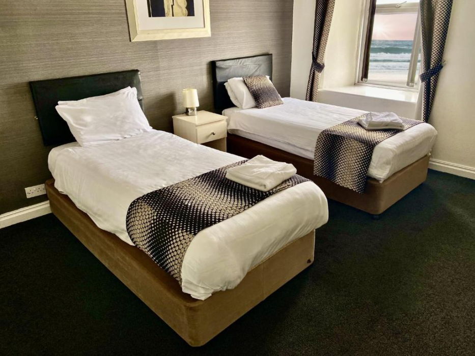 The Royal Seabank Hotel 8/50