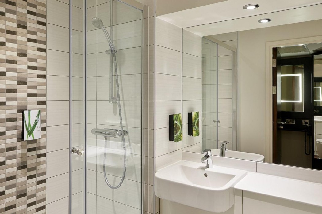 Room at Premier Inn Oldham (Broadway), OLDHAM