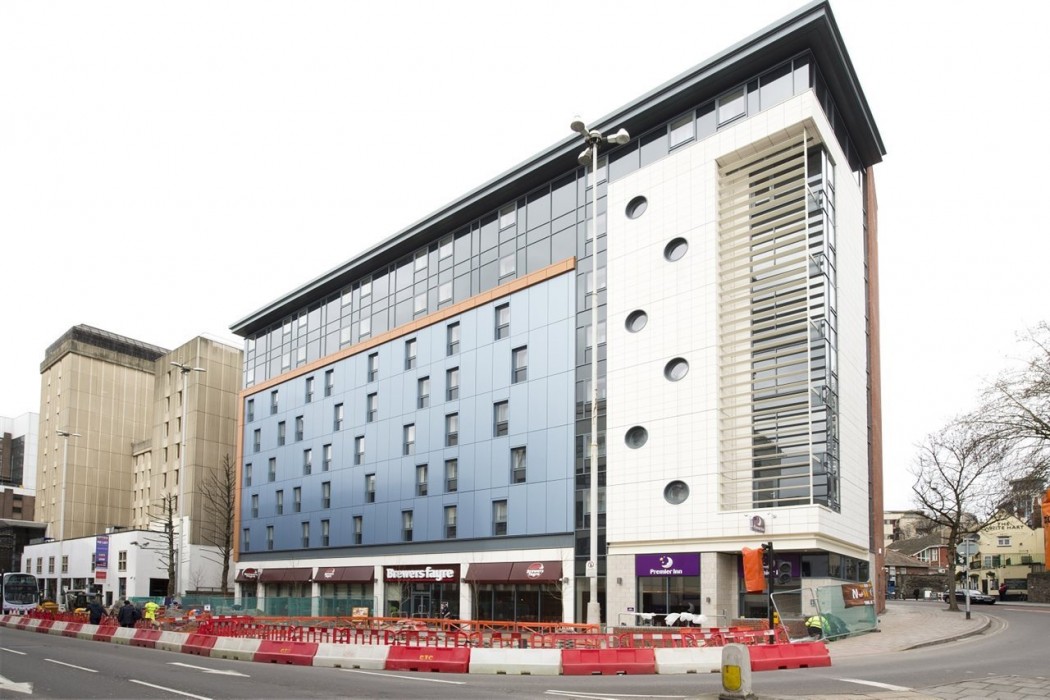 Premier Inn Bristol City Centre Lewins Mead 14/54