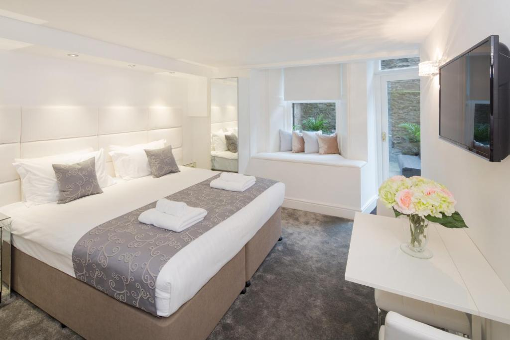 Edinburgh Castle Apartments And Suites 6/55