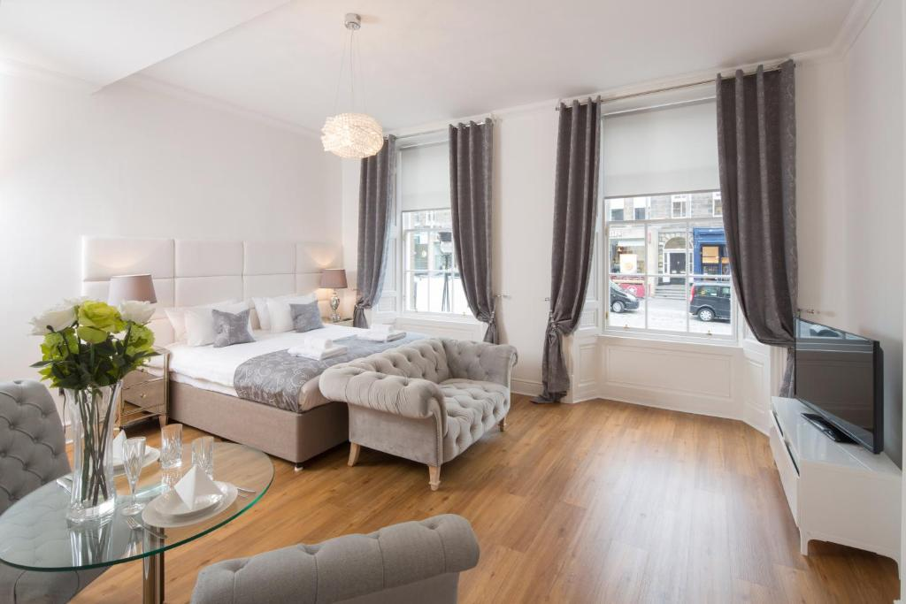 Edinburgh Castle Apartments And Suites 5/55