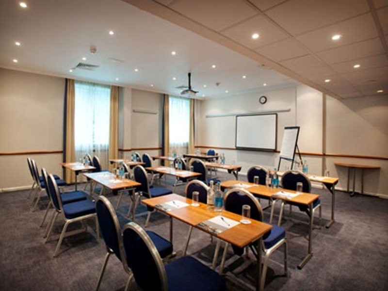 Hyatt Place London Heathrow Airport 25/51