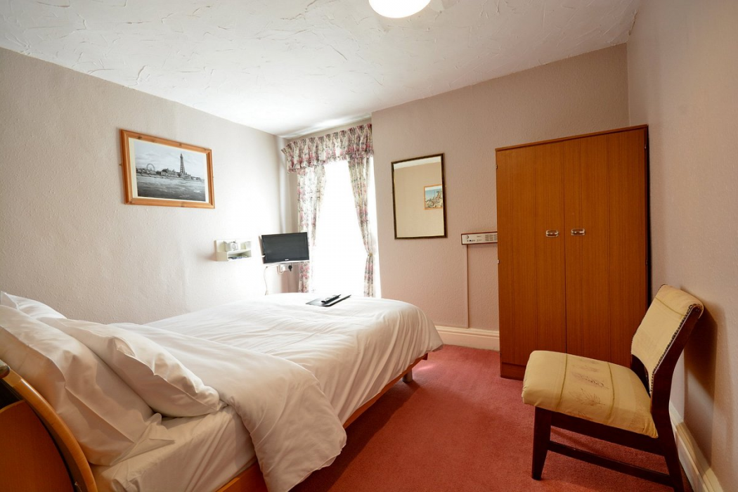 Royal Oakwell Hotel 8/52