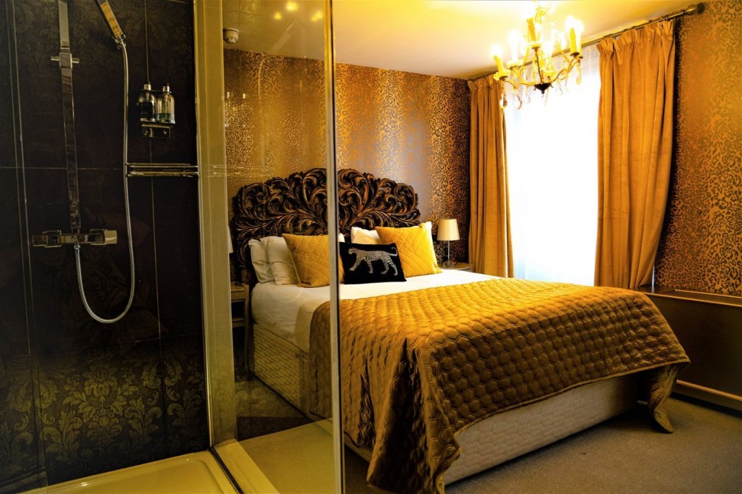 OYO The Townhouse 15/70