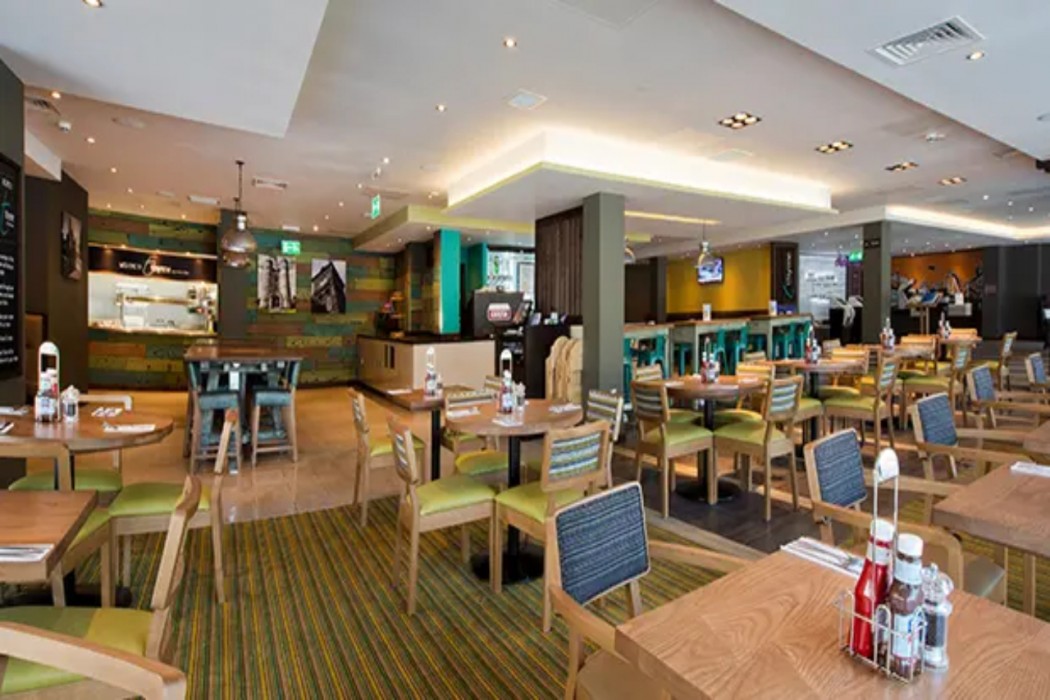 Premier Inn Newbury Town Centre (London Road) Hotel 23/37