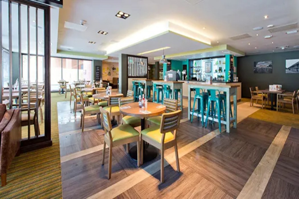 Premier Inn Newbury Town Centre (London Road) Hotel 25/37
