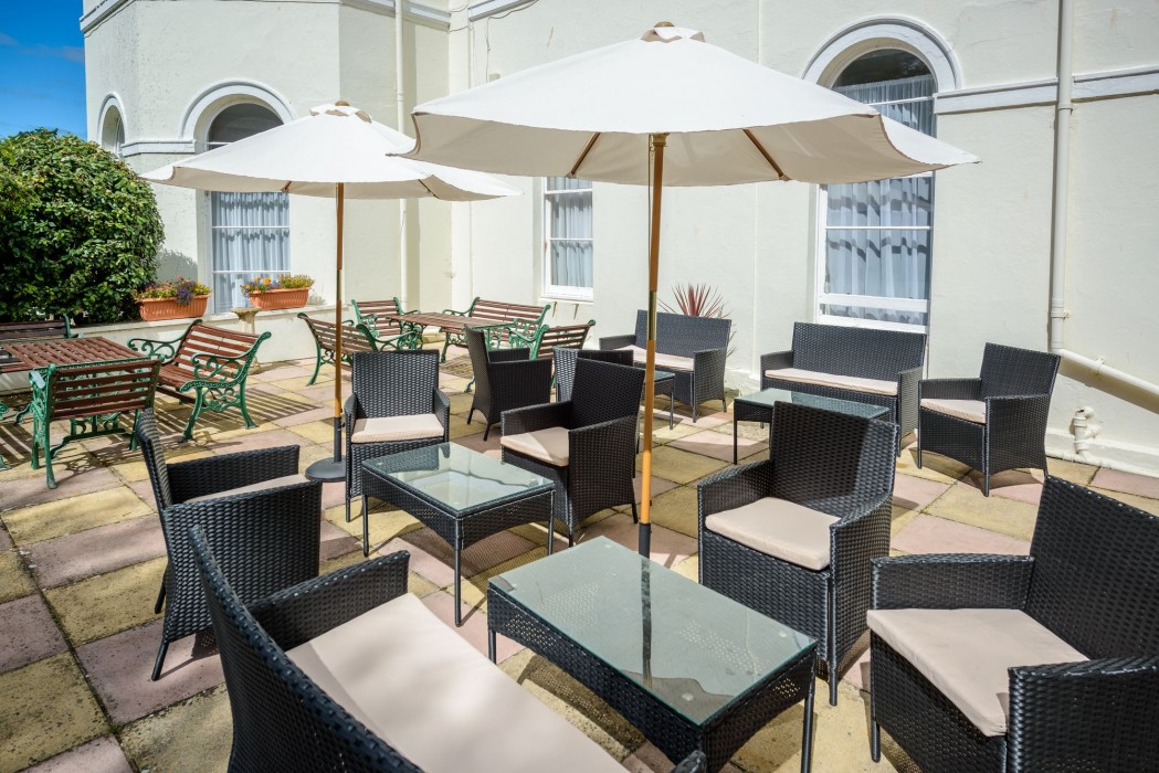 Devonshire Hotel 40/54