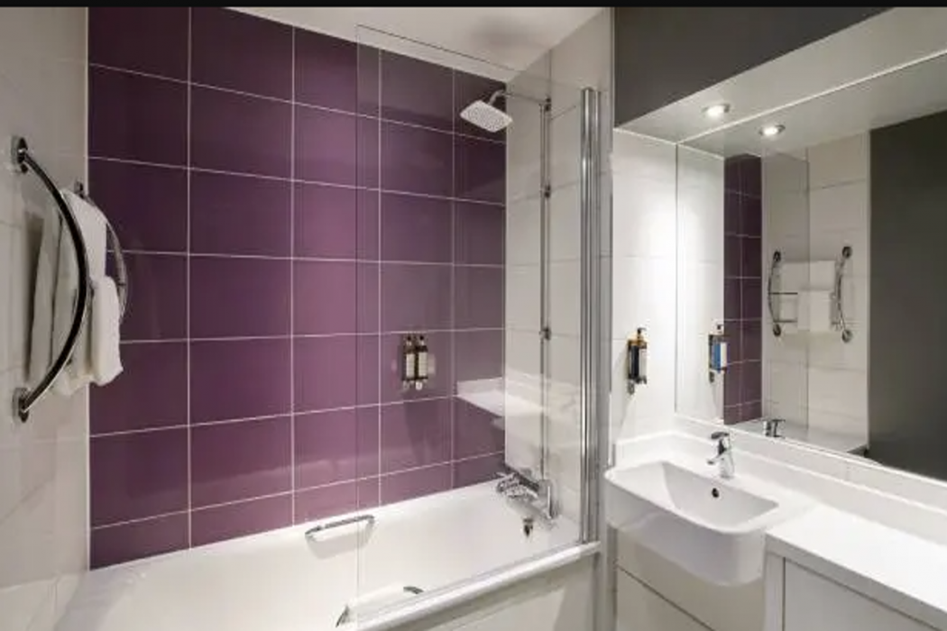 Premier Inn Gloucester (Quayside) 14/42