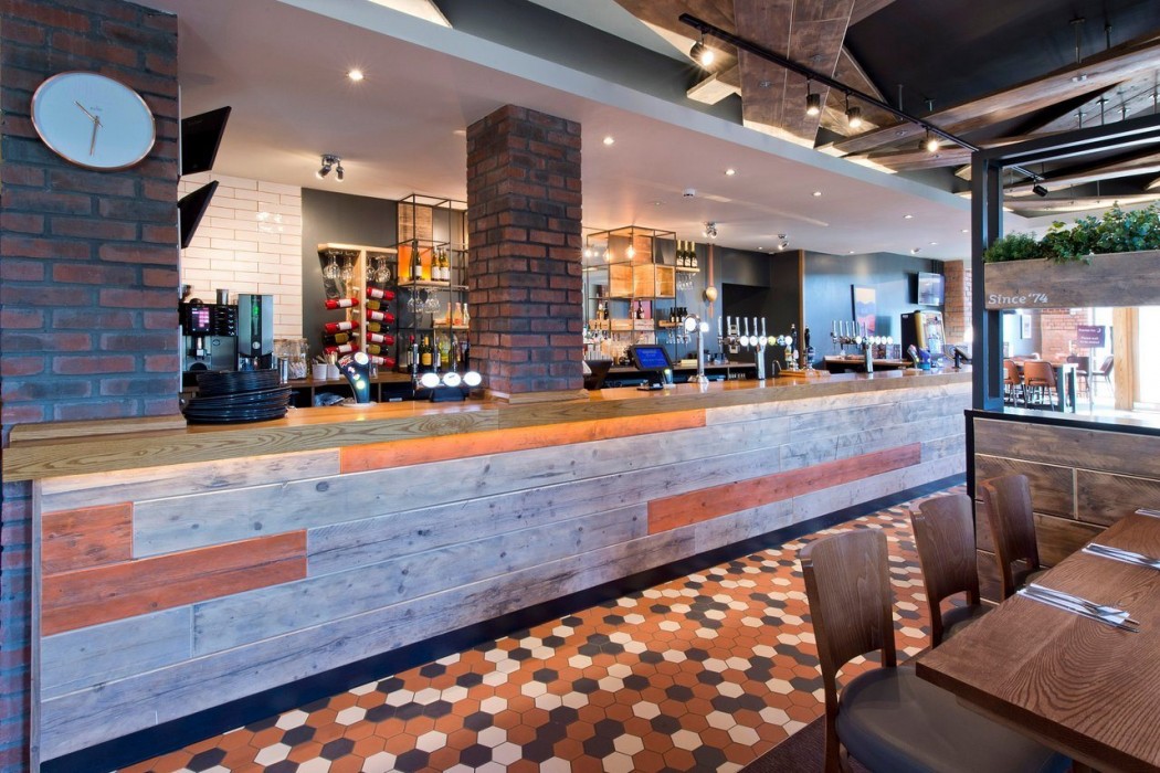 Premier Inn Gloucester (Quayside) 7/42