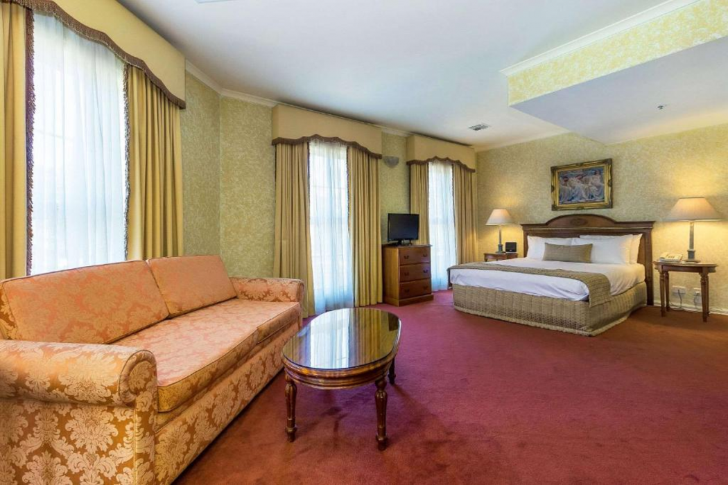 Canterbury International Hotel 10/19