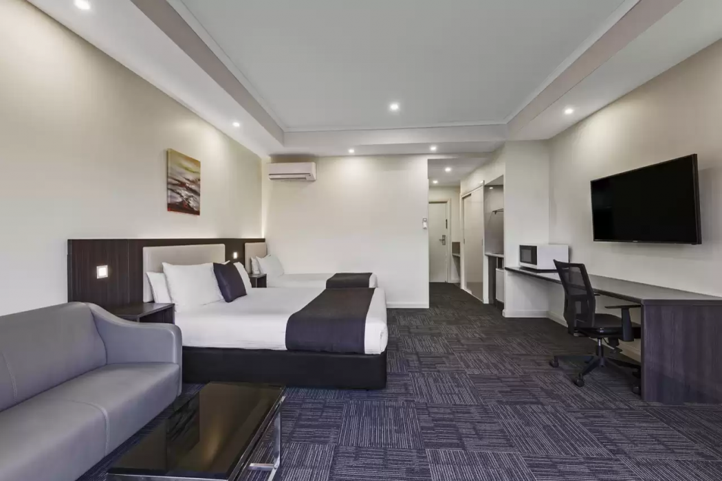 Quality Hotel Melbourne Airport 12/24