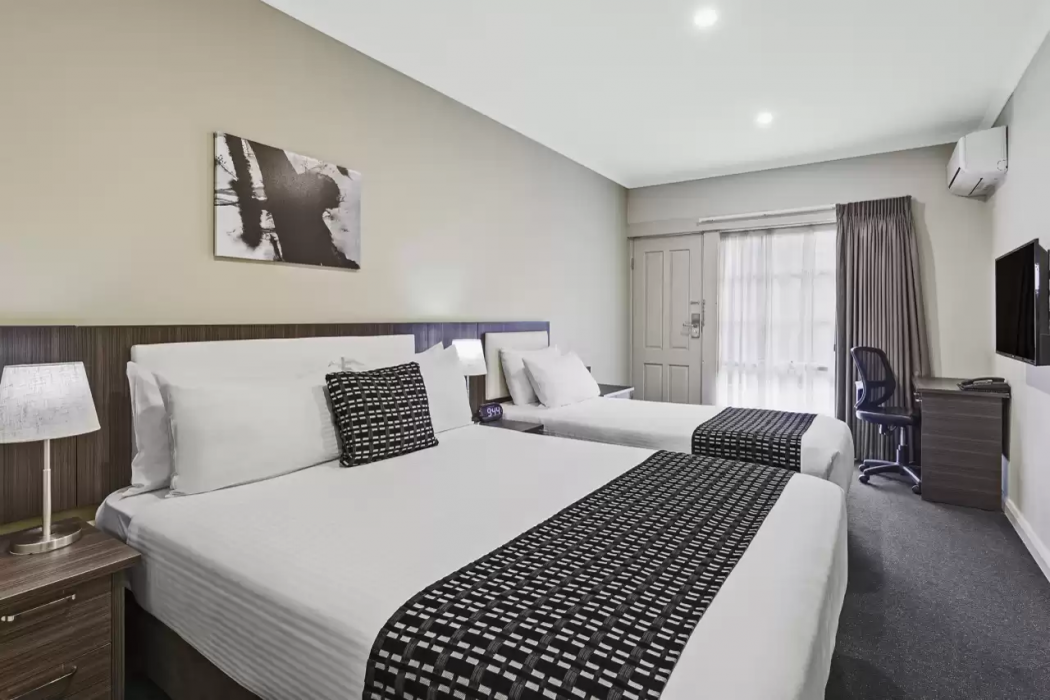 Quality Hotel Melbourne Airport 11/24