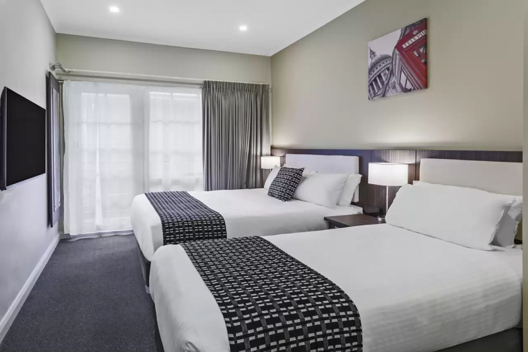 Quality Hotel Melbourne Airport 10/24