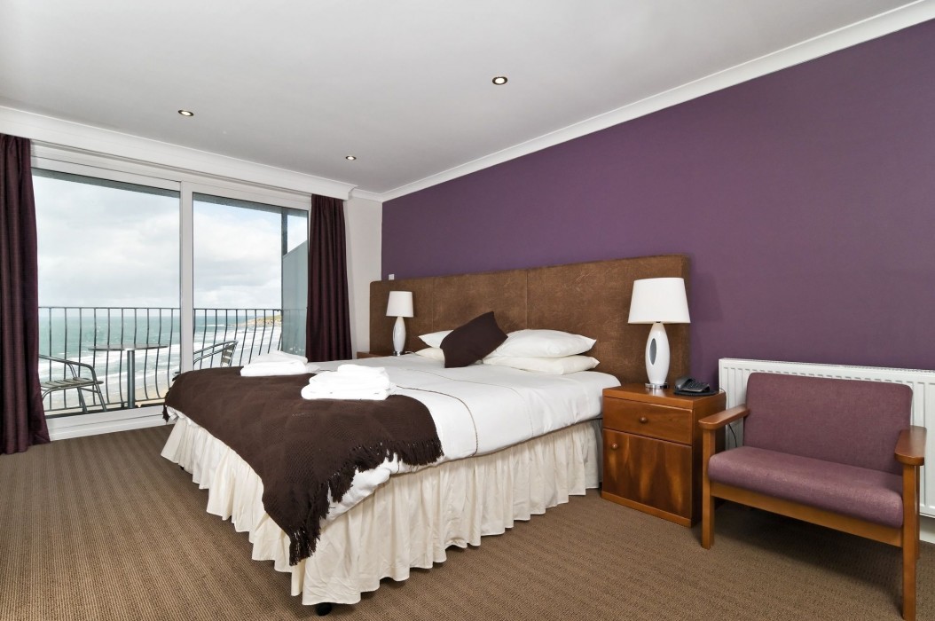 Esplanade Hotel 65/100