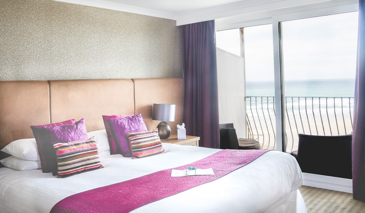 Esplanade Hotel 64/100