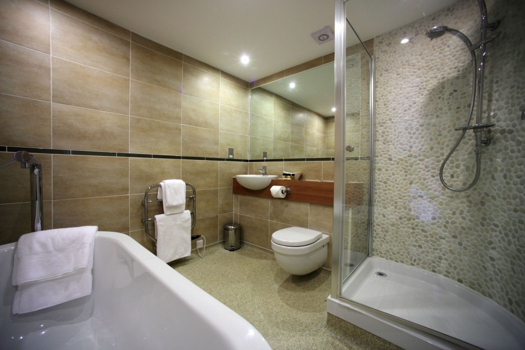 Esplanade Hotel 66/100