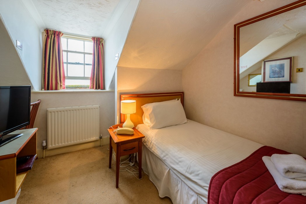 Russell Hotel - Daish's Holidays 34/59