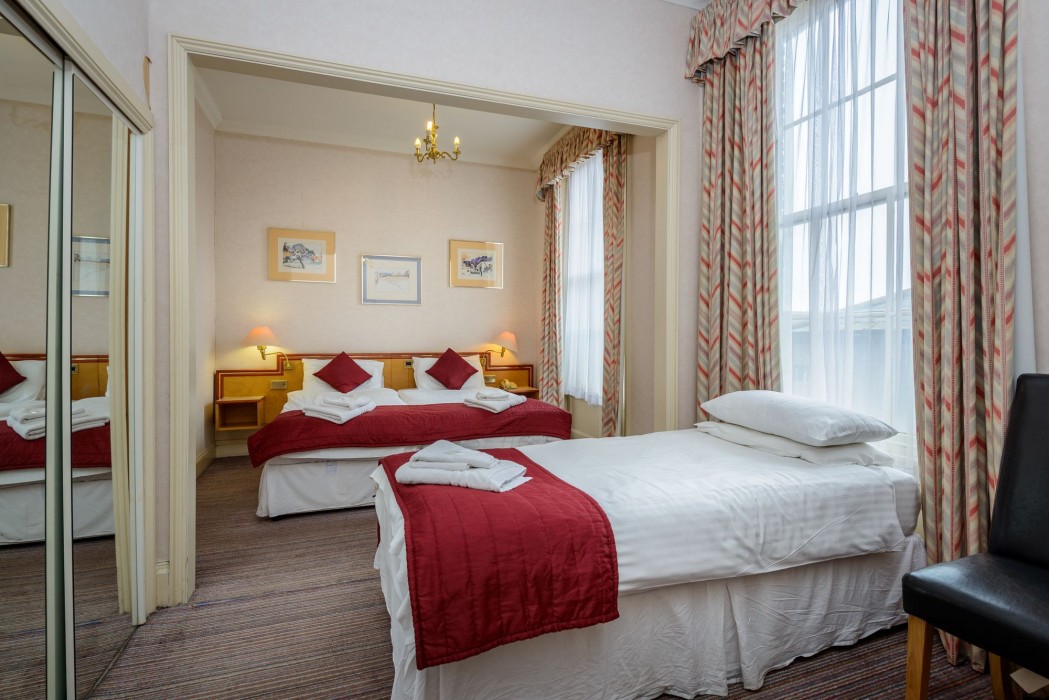 Russell Hotel - Daish's Holidays 26/59