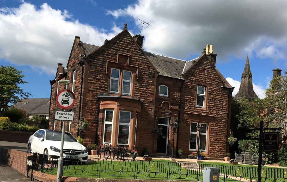 The Huntingdon B&B 17/34