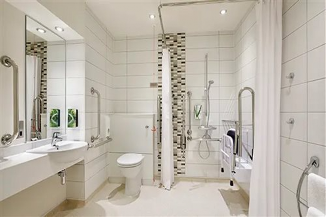 Premier Inn Liverpool West Derby 8/25