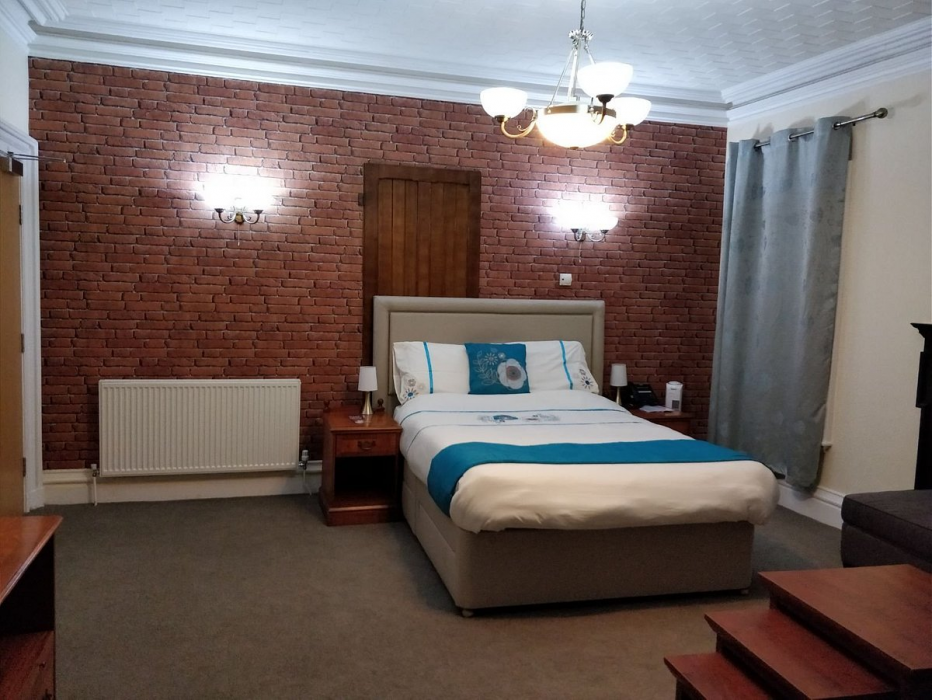 Room at OYO Milverton Hotel, MANCHESTER
