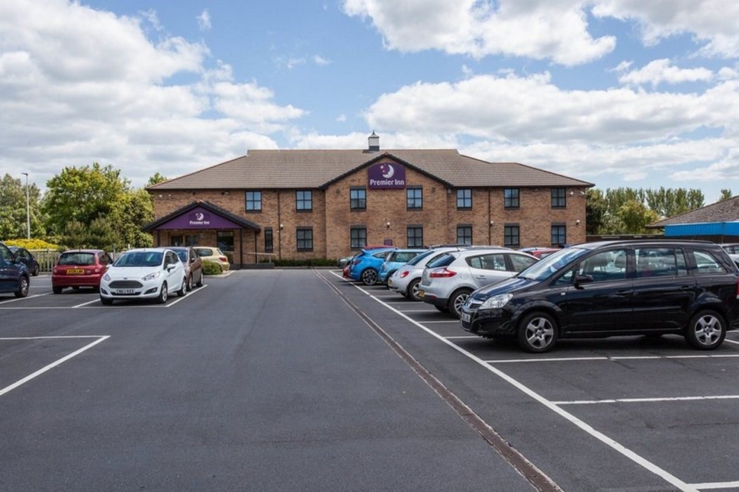 Premier Inn Llanelli Central West 40/62