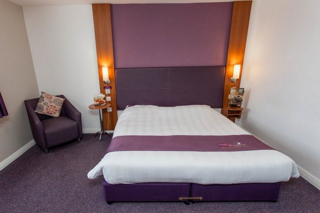 Premier Inn Llanelli Central West 29/62