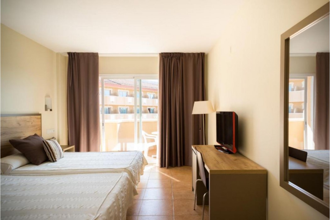 Ohtels La Hacienda 18/75