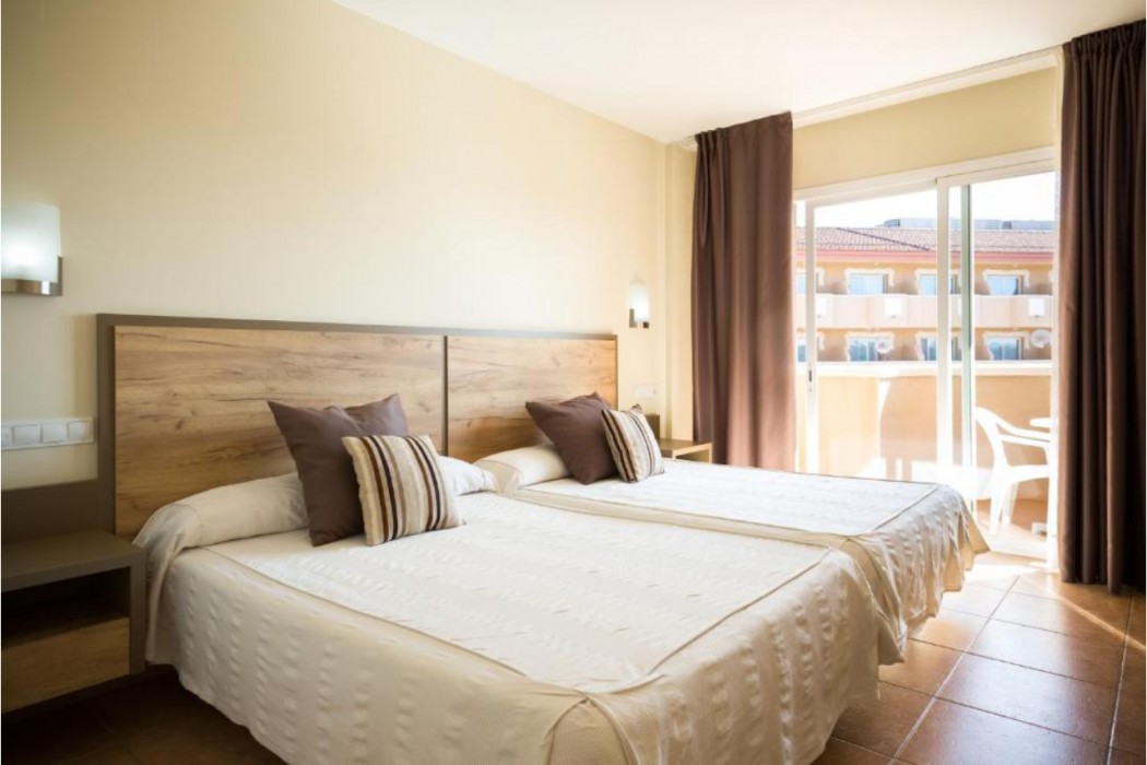 Ohtels La Hacienda 17/75