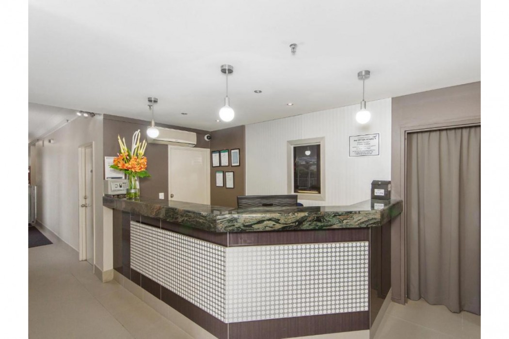 Sunbird Beach Resort 8/67