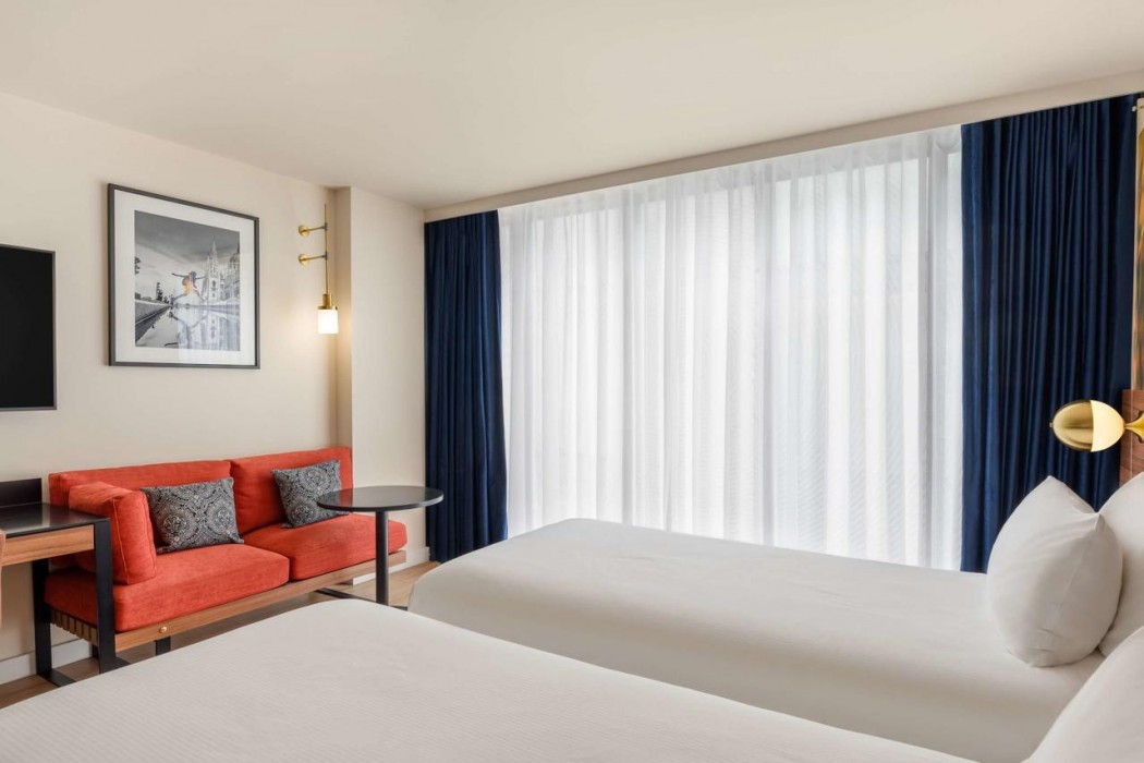 Pullman Budapest 25/73