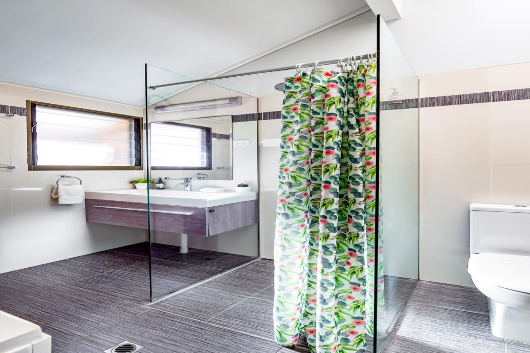 Glen Eden Beach Resort 8/33
