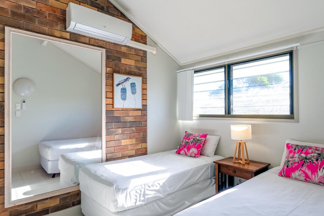 Glen Eden Beach Resort 11/33